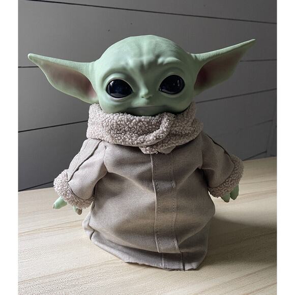 Star Wars: The Mandalorian Baby Yoda “The Child” 11” Plush Toy Grugo Rubber Face - Picture 1 of 6